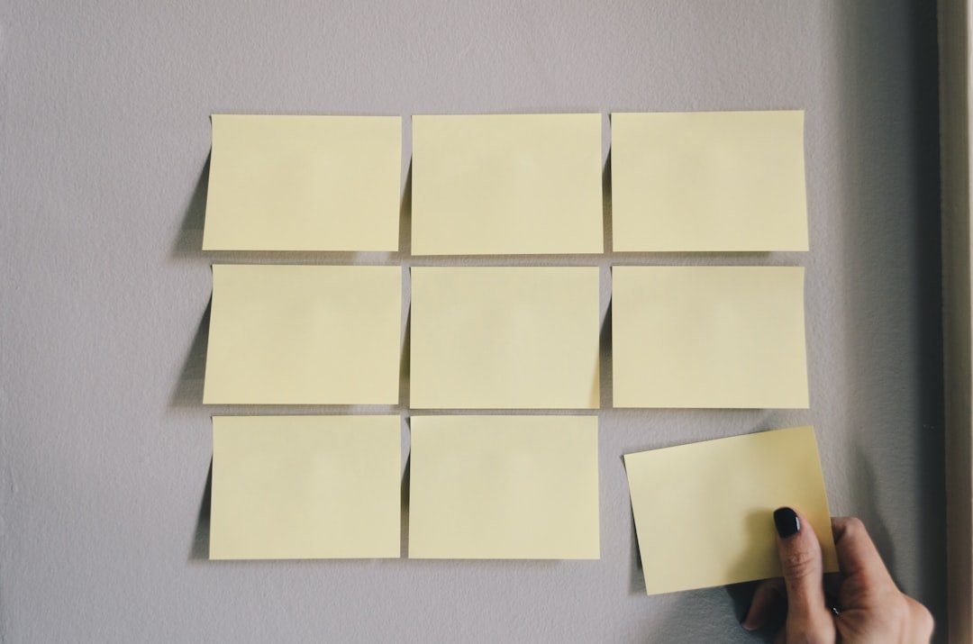 UX/UI Design: Hướng dẫn toàn diện 12-05-2025